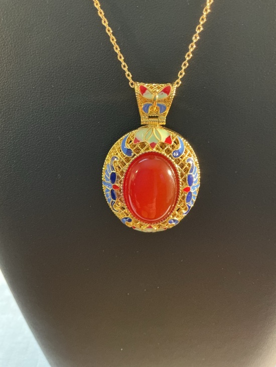Carnelian and Enamel Necklace Jewelry - Carnelian And Enamel Gold Tone Pendant Necklace